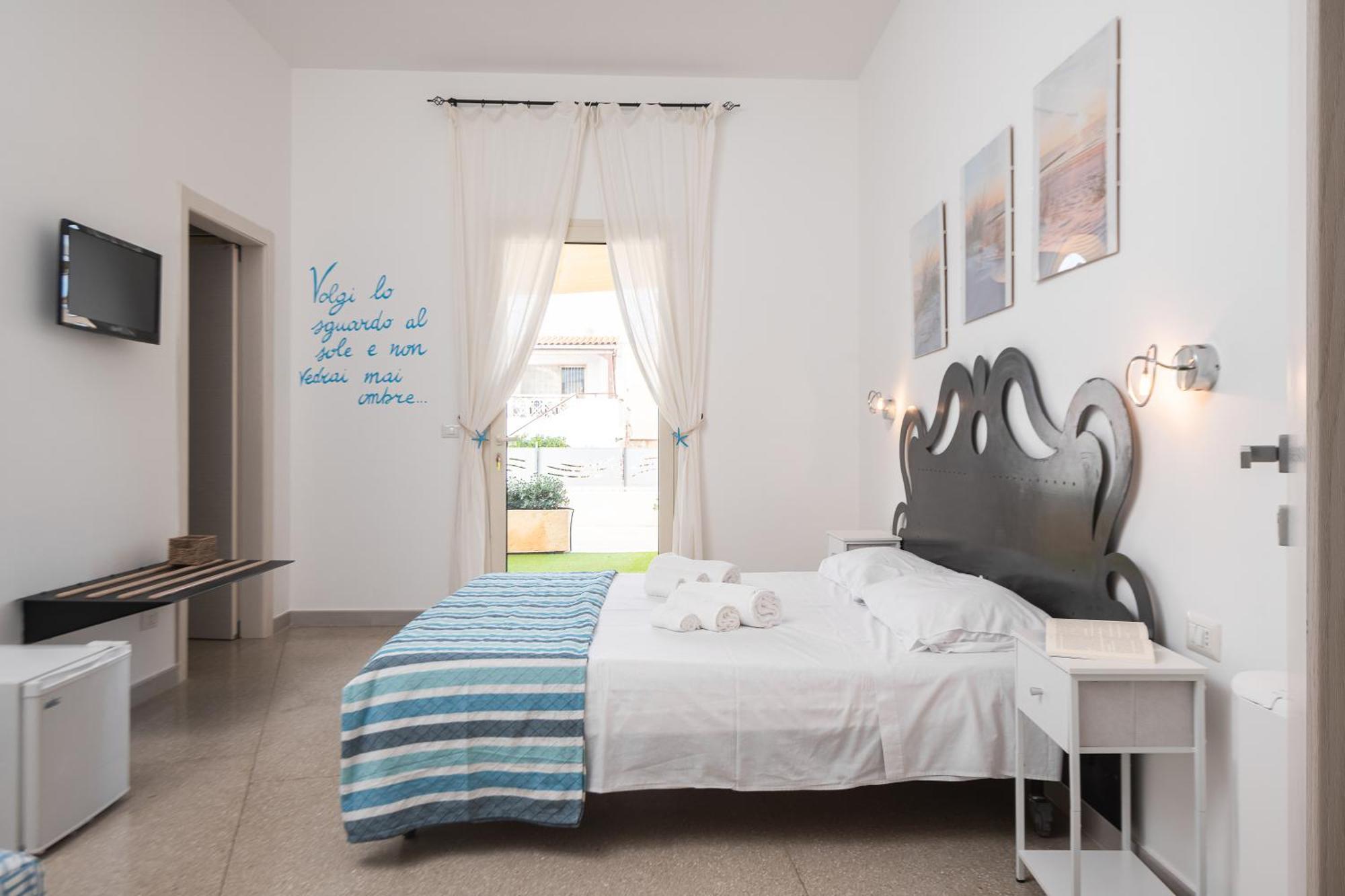 Preferisco B&B E Trattoria Sul Mare Torre Suda Esterno foto