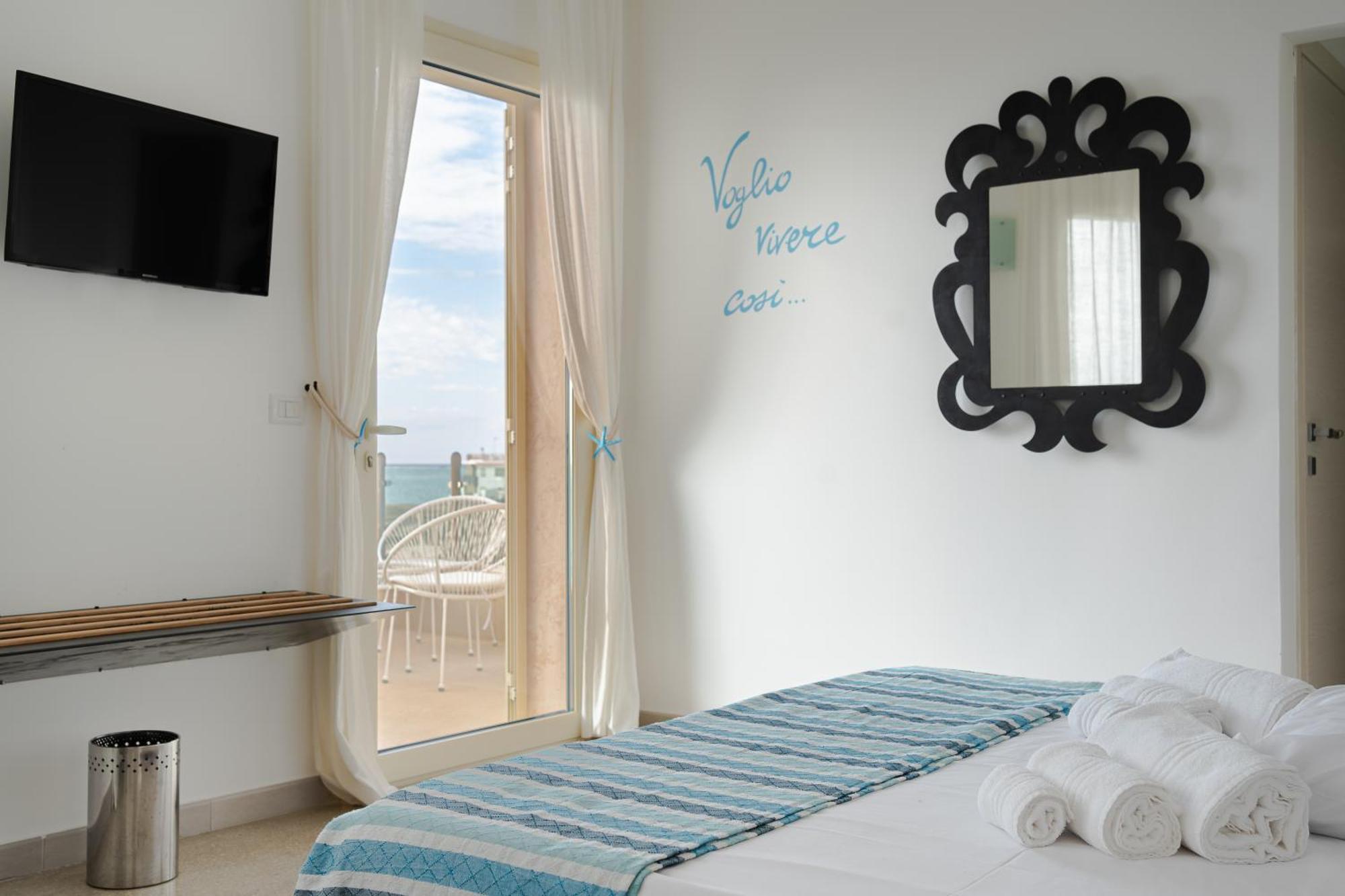 Preferisco B&B E Trattoria Sul Mare Torre Suda Esterno foto