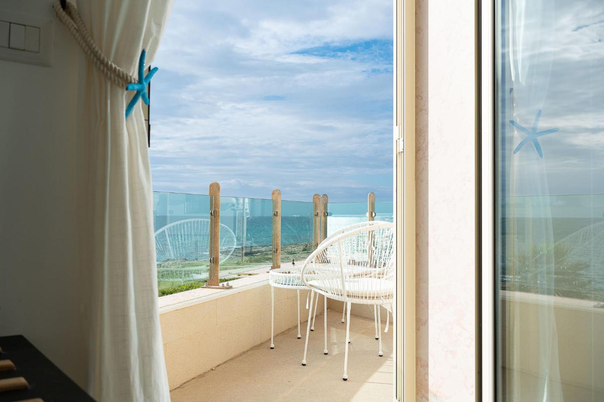 Preferisco B&B E Trattoria Sul Mare Torre Suda Esterno foto